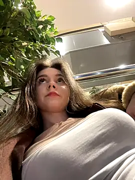 MilaBee's Live Sex Cam Show
