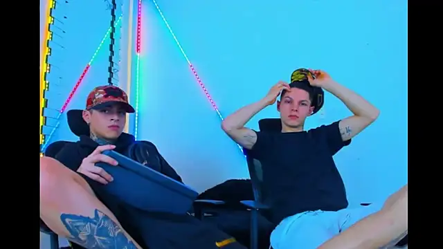 HOT_boy2025's Live Sex Cam Show
