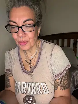 dieseldame1313's Live Sex Cam Show