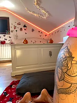 SelenaBee's Live Sex Cam Show