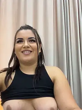 SarahLoreen's Live Sex Cam Show