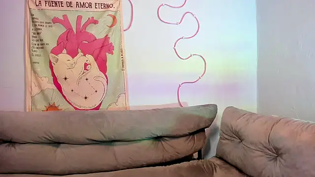 VesnaObscura's Live Sex Cam Show