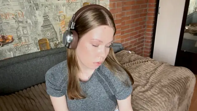 AmiraDehart's Live Sex Cam Show