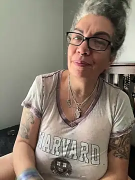 dieseldame1313's Live Sex Cam Show
