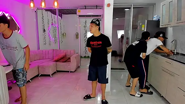 Houseofwarrios' Live Sex Cam Show