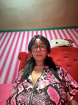 sweetieme's Webcam Show