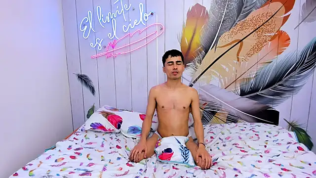 Meneaterss' Live Sex Cam Show