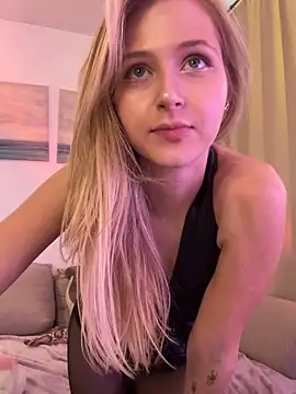 LunaRase's Webcam Show