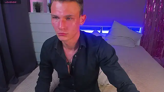 AdamGold01's Live Sex Cam Show