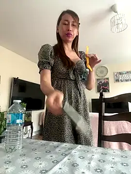 Asian_ladyboy2025 webcam show