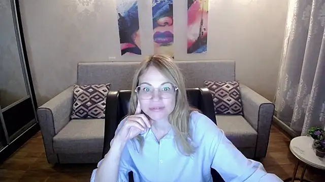 shy_hot_cat's Live Sex Cam Show