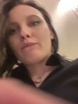 Apple__Brandy's Live Sex Cam Show