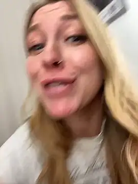 Sweet___Emily's Live Sex Cam Show