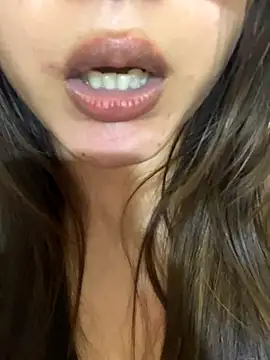 Sofiyaa_39's Live Sex Cam Show