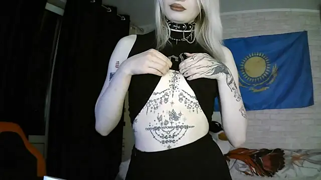 LorrineBurgert's Live Sex Cam Show