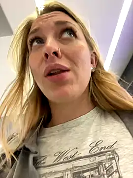 Sweet___Emily's Live Sex Cam Show