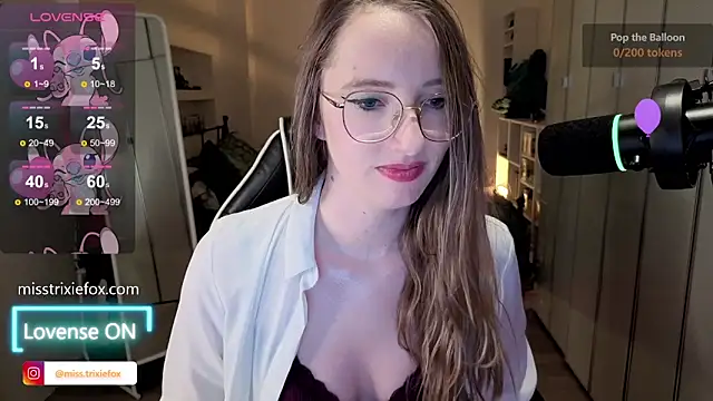 misstrixiefox's Live Sex Cam Show