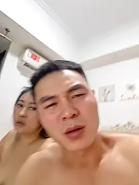 defgghj's Live Sex Cam Show