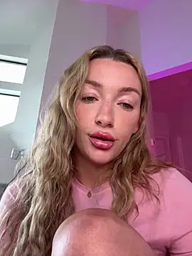 SerenaCloud's Webcam Show