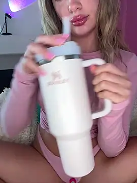 SerenaCloud's Webcam Show