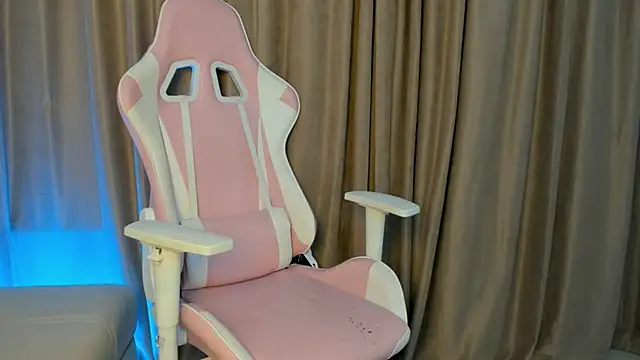 dreamoraa's Live Sex Cam Show