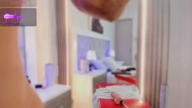 SussyRoss' Webcam Show