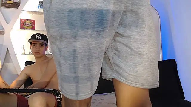 PRETTY_FEM's Live Sex Cam Show