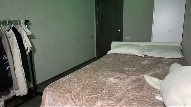 BabyJune18's Live Sex Cam Show