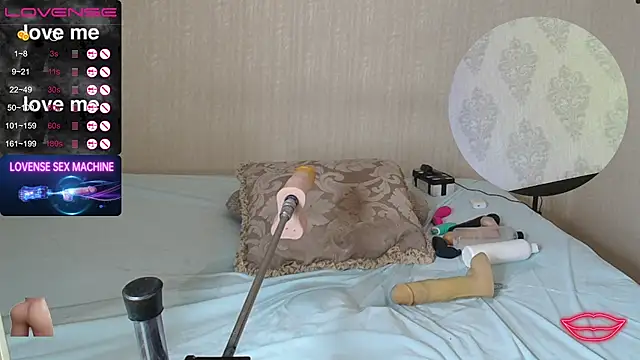mom4you's Live Sex Cam Show
