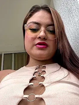 ItsKari's Webcam Show
