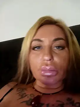 MiaMooly Videochat live