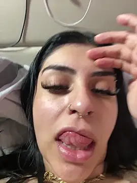 ThickerThanYoBitch's Live Sex Cam Show