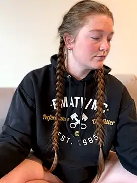 PussiesnCream_'s Live Sex Cam Show