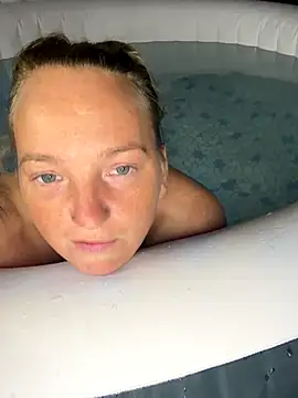 JustYourNormalCouple's Live Sex Cam Show