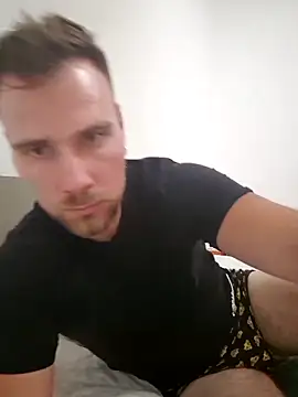 mrlyuis' Live Sex Cam Show