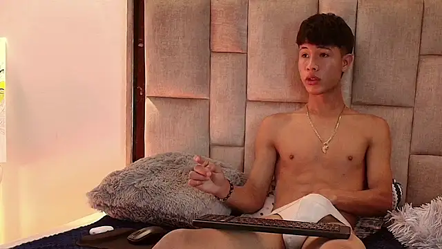 MaxWell98's Live Sex Cam Show