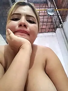 sarati_rado's Webcam Show