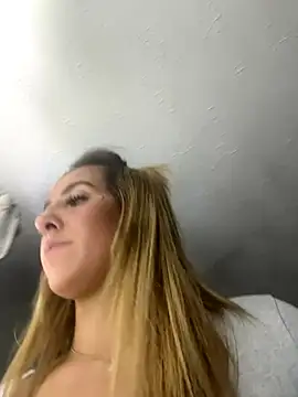 Missyemily's Live Sex Cam Show