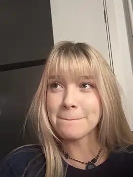 BellaSecrett's Live Sex Cam Show