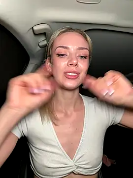 HopeHeaven's Live Sex Cam Show