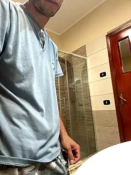 Gionnytav's Live Sex Cam Show