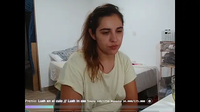Ursumi1's Webcam Show