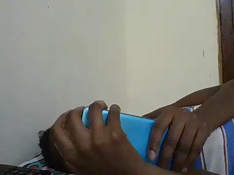 Lusty_Aliyah Show in webcam