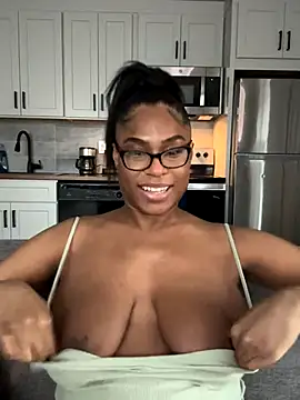 CandyLuxxxx's Webcam Show