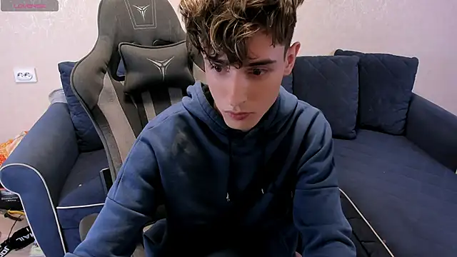 James_Mills' Live Sex Cam Show