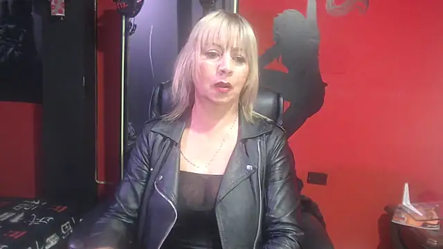 KLOE_PIELL Show in webcam