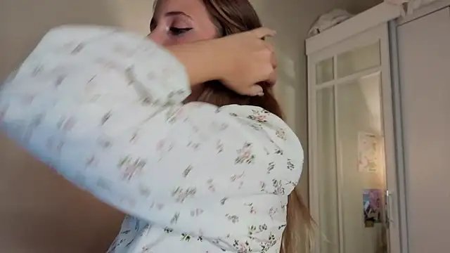 LoveSeekins' Live Sex Cam Show