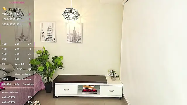Sassy--Girl's Webcam Show