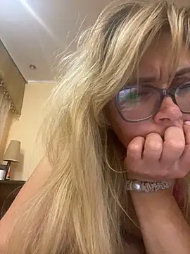 Crystal00Girl's Webcam Show