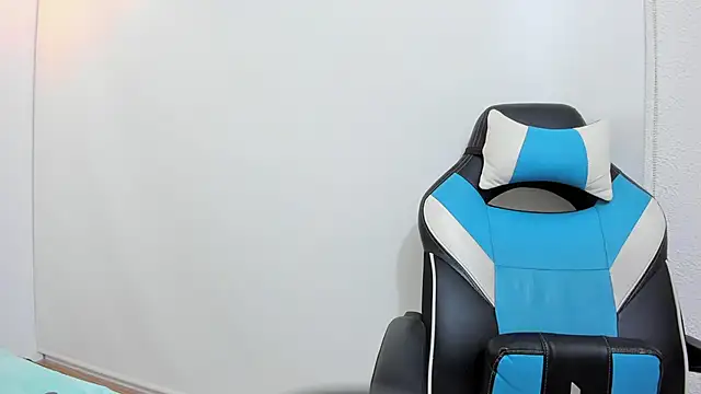 Caroline_Tim's Webcam Show
